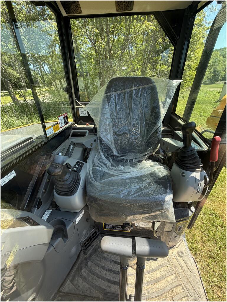2022 John Deere 60G - Image 4