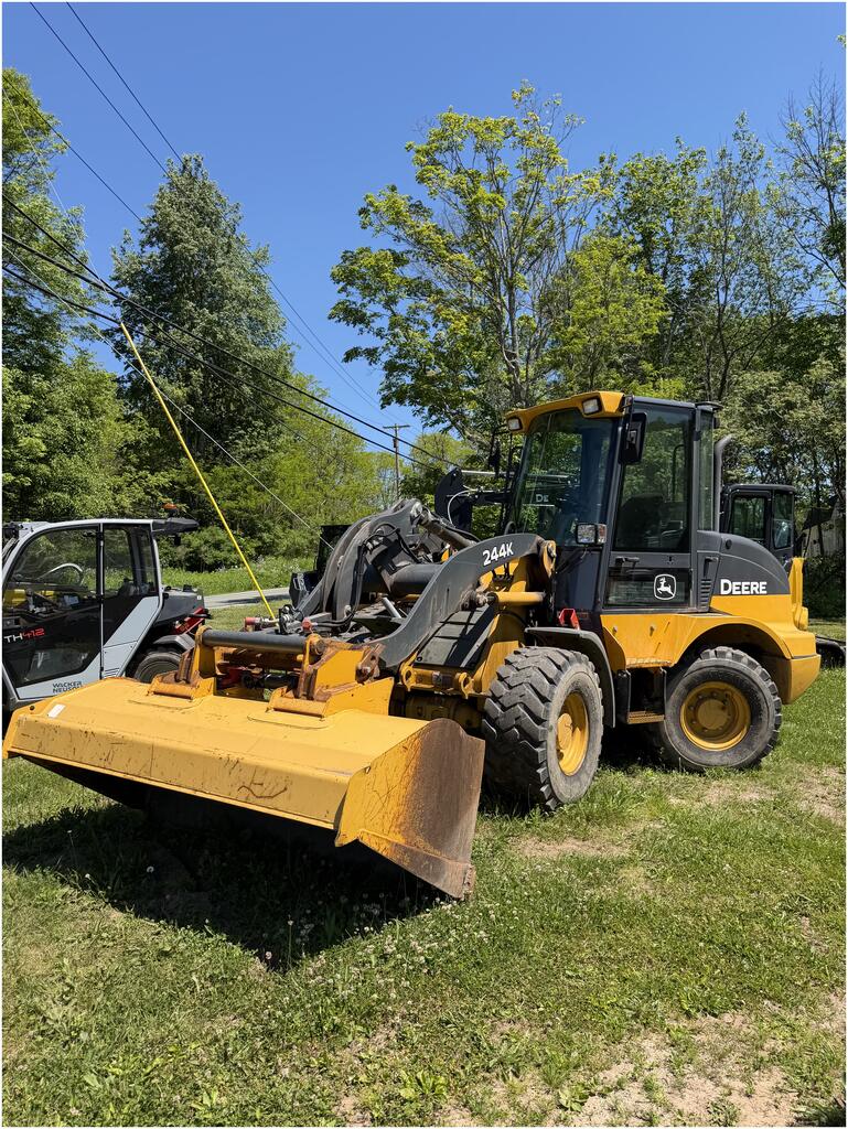 2015 John Deere 244K