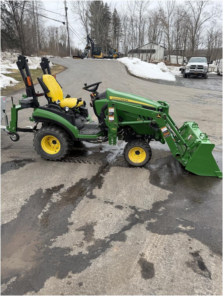 2013 John Deere 1025R - Image 3