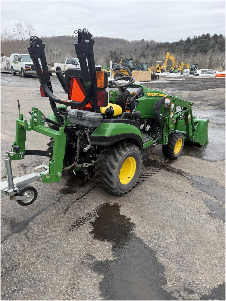 2013 John Deere 1025R - Image 4