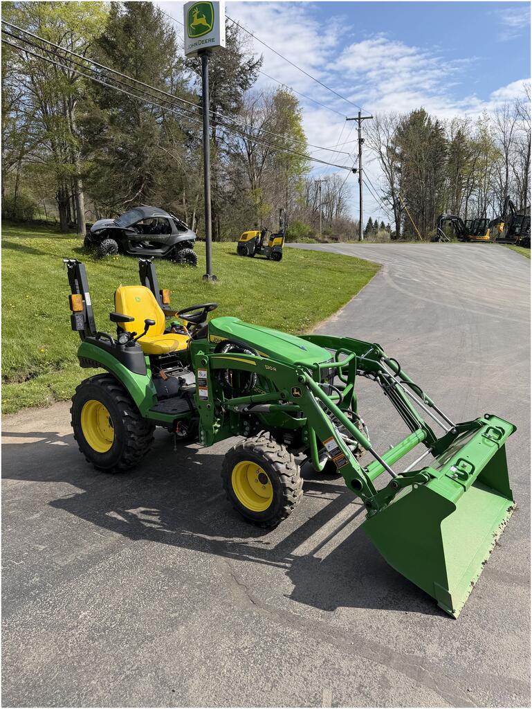 2023 John Deere 2025R - Image 3
