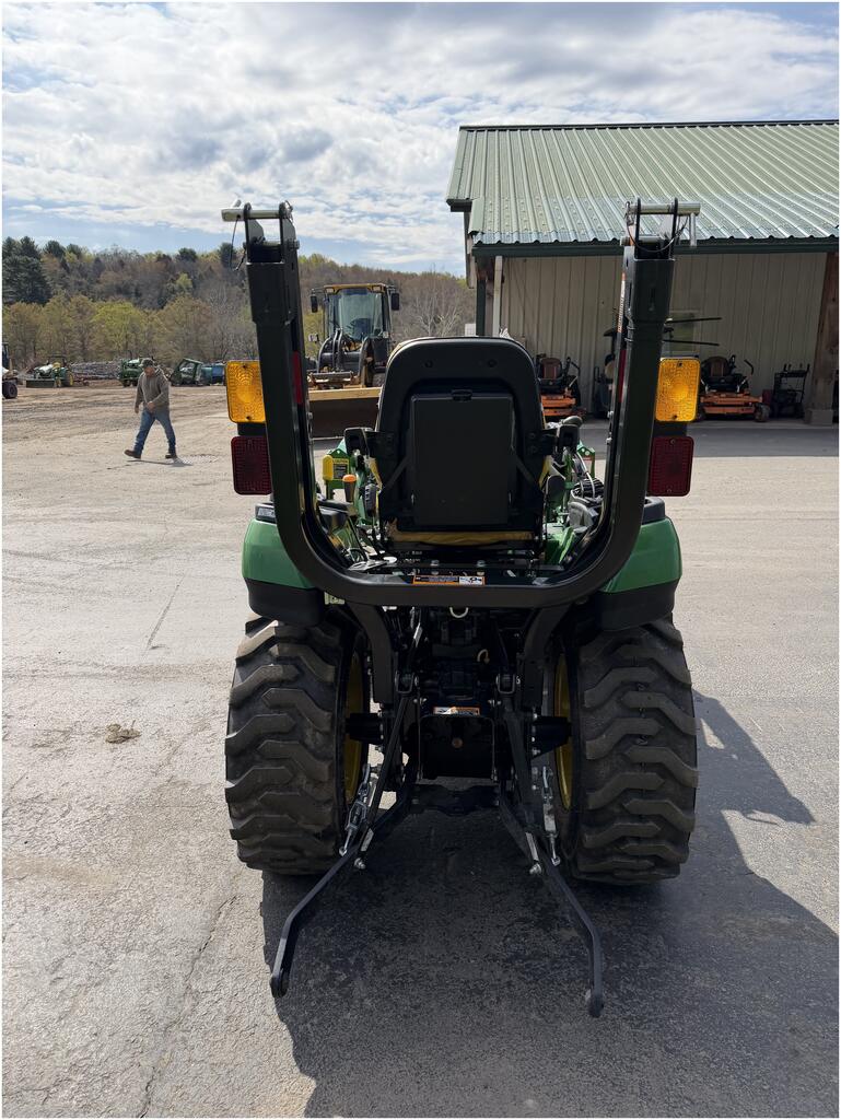 2023 John Deere 2025R - Image 4