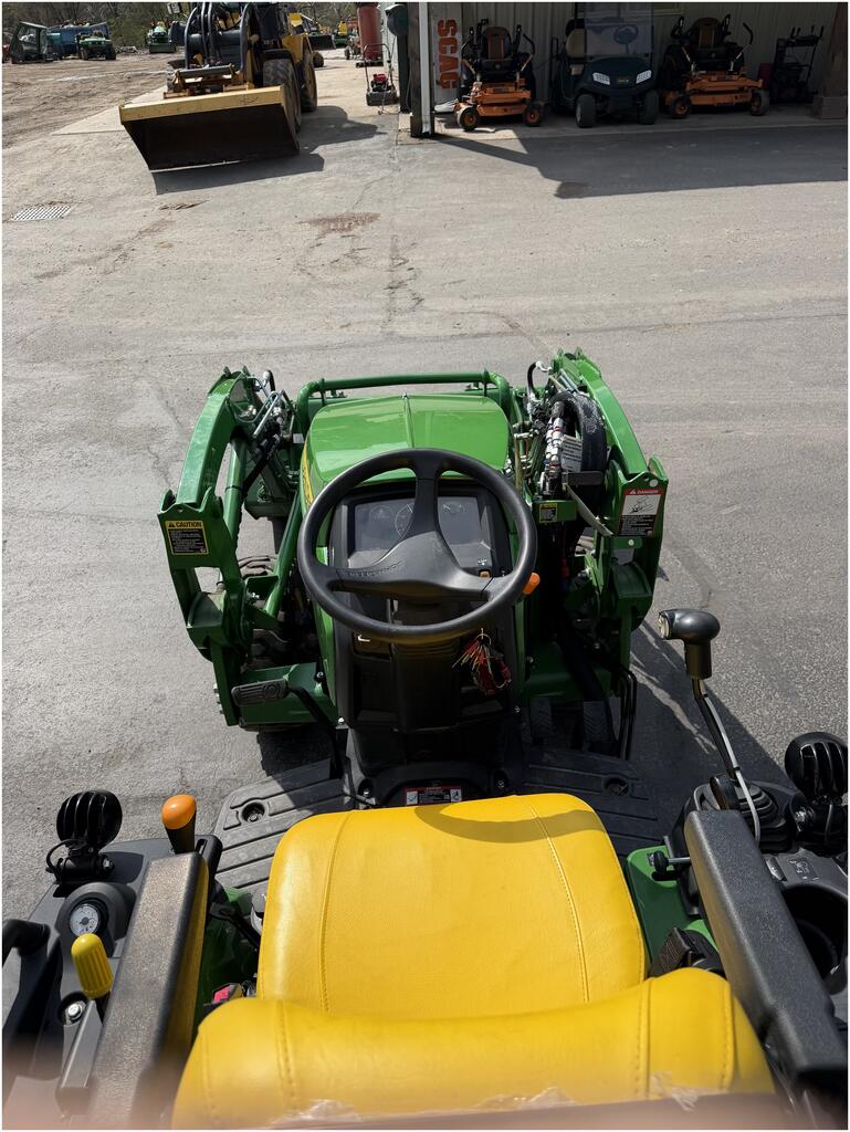 2023 John Deere 2025R - Image 5
