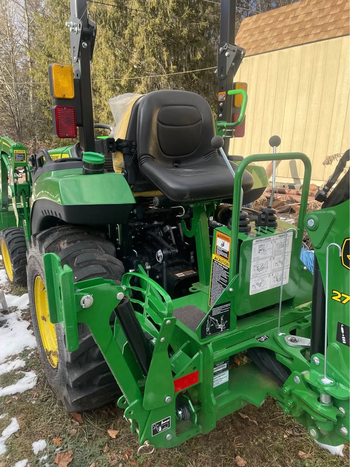 2023 John Deere 2038R - Image 2