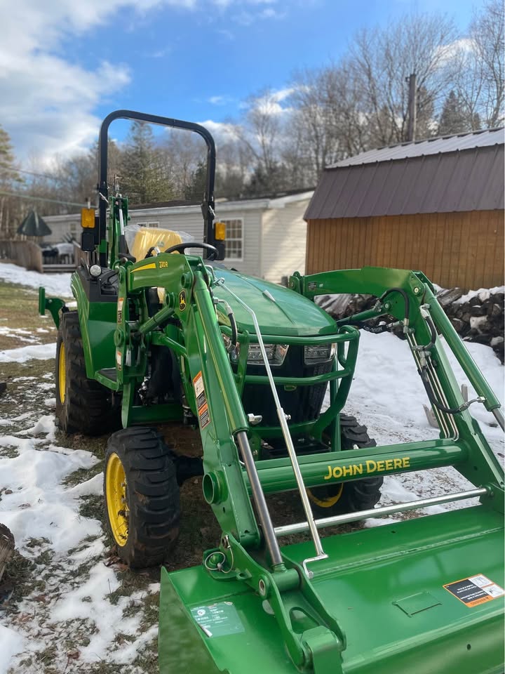 2023 John Deere 2038R - Image 5